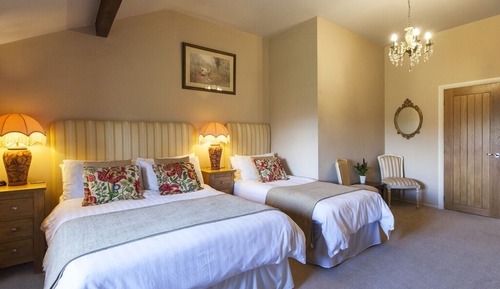 Suite, salle de bains attenante