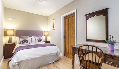 Chambre Double, salle de bains attenante (Annex )