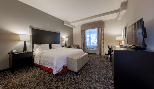 Chambre, 1 très grand lit, accessible aux personnes à mobilité réduite, non-fumeurs