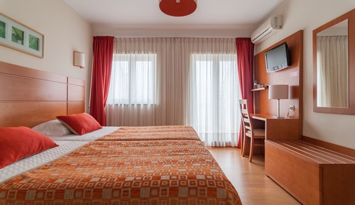 Chambre Supérieure Double ou avec lits jumeaux, vue piscine