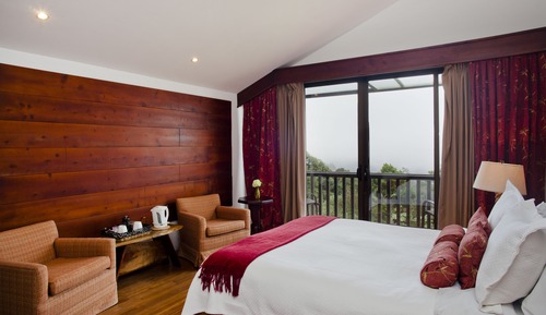 Chambre Supérieure, 1 grand lit, balcon, vue montagne
