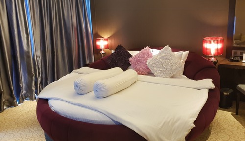 Suite Lune de Miel (Round Bed)