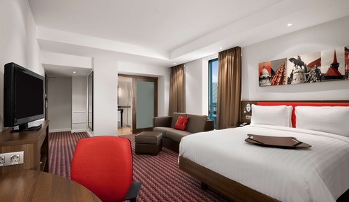 1 Queen Bed, Accessible, Non Smoking