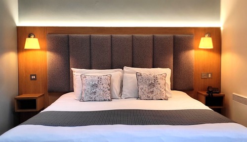 Chambre Double, salle de bains attenante (King Size Bed)