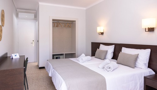 Chambre Double Standard, 2 lits une place