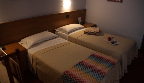 Chambre Standard Double ou avec lits jumeaux