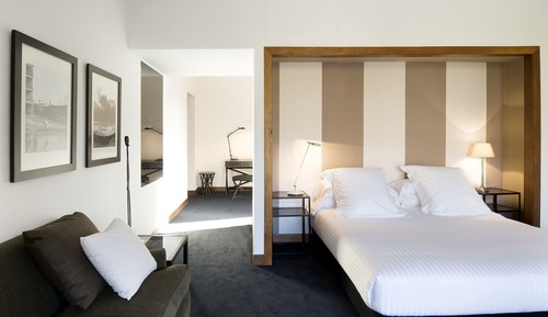 Suite, terrasse, vue jardin