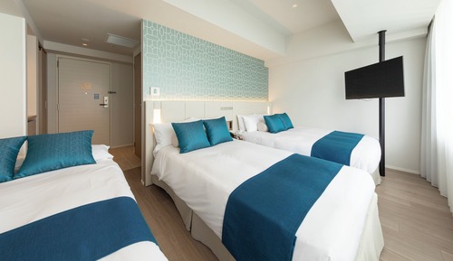 Chambre Quadruple (1 Double + 1 Single + 1 SofaBed)