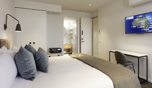 Chambre, balcon (Hotel)