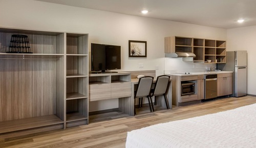Chambre, 1 très grand lit, accessible aux personnes à mobilité réduite, non-fumeurs (Accessible Tub)