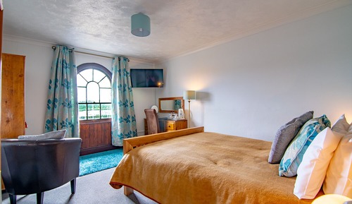 Chambre Double, salle de bains attenante, vue fleuve