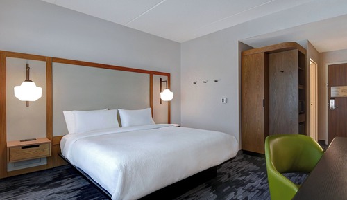 Chambre, 1 très grand lit