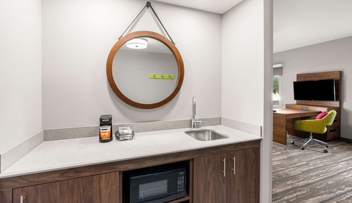 Studio, 1 très grand lit (Mobility & Hearing, Roll-In Shower)