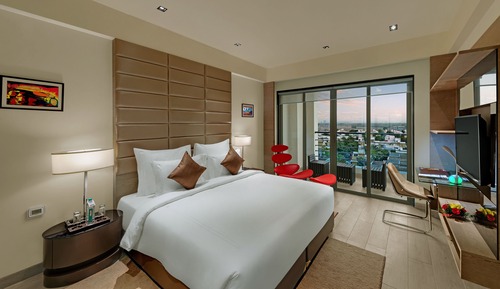 Suite Deluxe, 2 chambres, non-fumeurs, balcon (Grand, Living Room, City/Garden View)