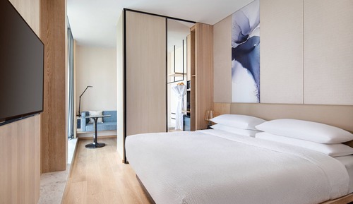 Chambre, 1 très grand lit