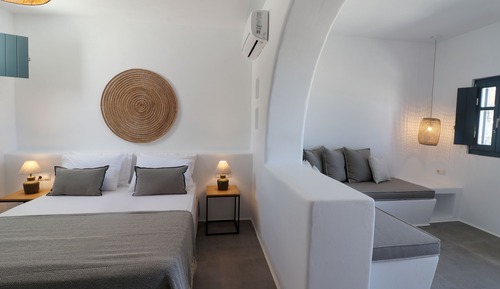 Premium 1 Bedroom House with sea view