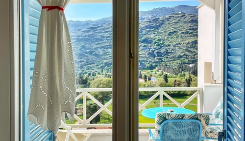 Suite Studio Deluxe, 1 très grand lit, balcon, vue partielle sur la mer