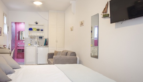 Suite Studio Panoramique, balcon, vue partielle sur la mer