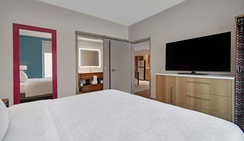 Suite, 1 très grand lit, accessible aux personnes à mobilité réduite (Hearing)