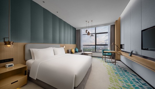 Chambre Standard, 1 très grand lit, fumeurs, vue lac