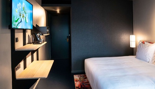 Chambre Standard, 1 très grand lit, non-fumeurs (with Sofabed)