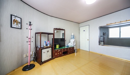Room (Large Ondol (Korean-style room))
