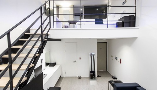 Room (Duplex room)