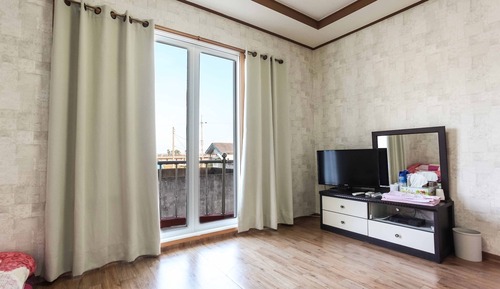 Room (Amore (Condo Room))
