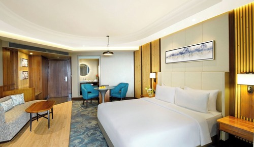 Deluxe Room Balcony with Select Club Access