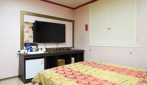 Room (Couple PC)
