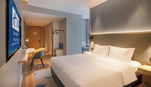 Chambre Standard, 1 très grand lit, vue ville