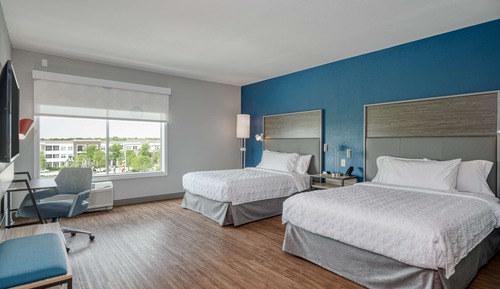 Chambre, 2 grands lits, accessible aux personnes à mobilité réduite, baignoire