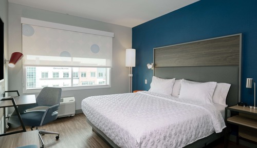 Chambre, 1 très grand lit