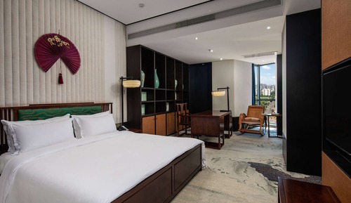Chambre Deluxe, 1 très grand lit, baignoire