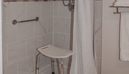 # 4 - New Lodge Queen Kitchenette (WCA) - Pets Allowed