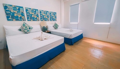Chambre Familiale, vue piscine