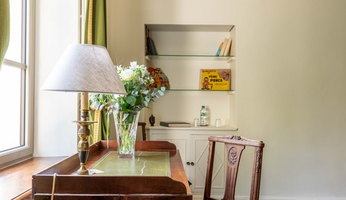 Suite Signature, salle de bains attenante, vue jardin (Suite Volvic)