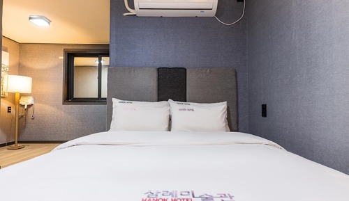Room (Standard (3rd floor or drive randomly)