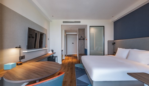 Chambre, 1 très grand lit, accessible aux personnes à mobilité réduite