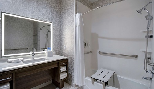 Studio, 2 grands lits, accessible aux personnes à mobilité réduite, baignoire (Mobility & Hearing)