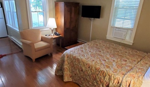 Studio Deluxe