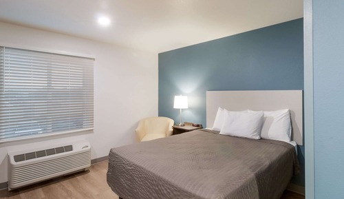 Chambre, 1 grand lit, accessible aux personnes à mobilité réduite, non-fumeurs (Roll-In Shower)