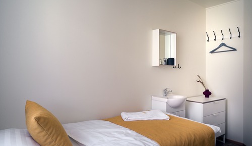 Chambre Simple, salle de bains commune