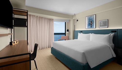 Chambre Deluxe, 1 très grand lit, accessible aux personnes à mobilité réduite (Roll-In Shower)