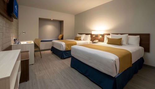 Chambre, 2 lits doubles, accessible aux personnes à mobilité réduite, non-fumeurs (Mobility)