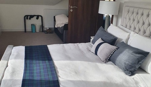 Chambre Quadruple, salle de bains attenante