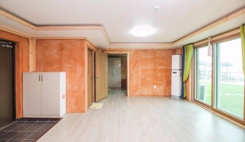 Room (69 - 2)