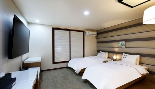 Chambre Standard (Free Breakfast for 2, except Monday)