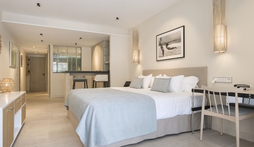 Suite Junior, terrasse, vue partielle sur la mer