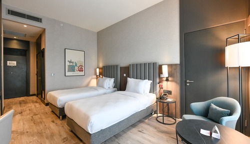 Chambre, 2 lits une place, accessible aux personnes à mobilité réduite, non-fumeurs